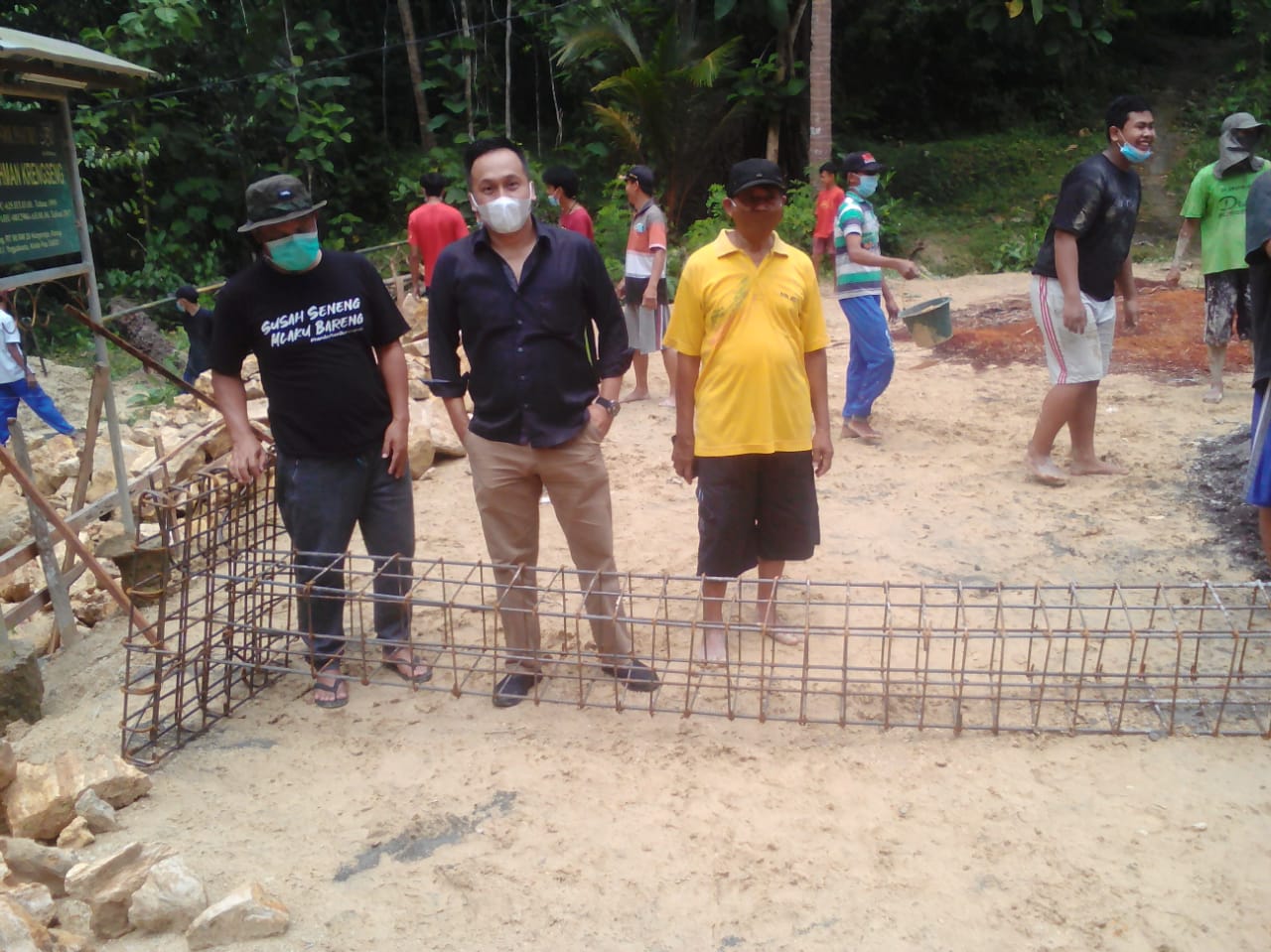 Lilik Syaiful Ahmad Mengikuti Kerja Bakti  di Ponpes Yayasan Ar Rahman Krengseng