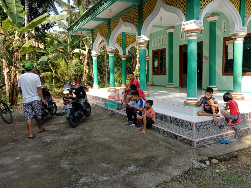 Jumat Bersih Warga Sindon